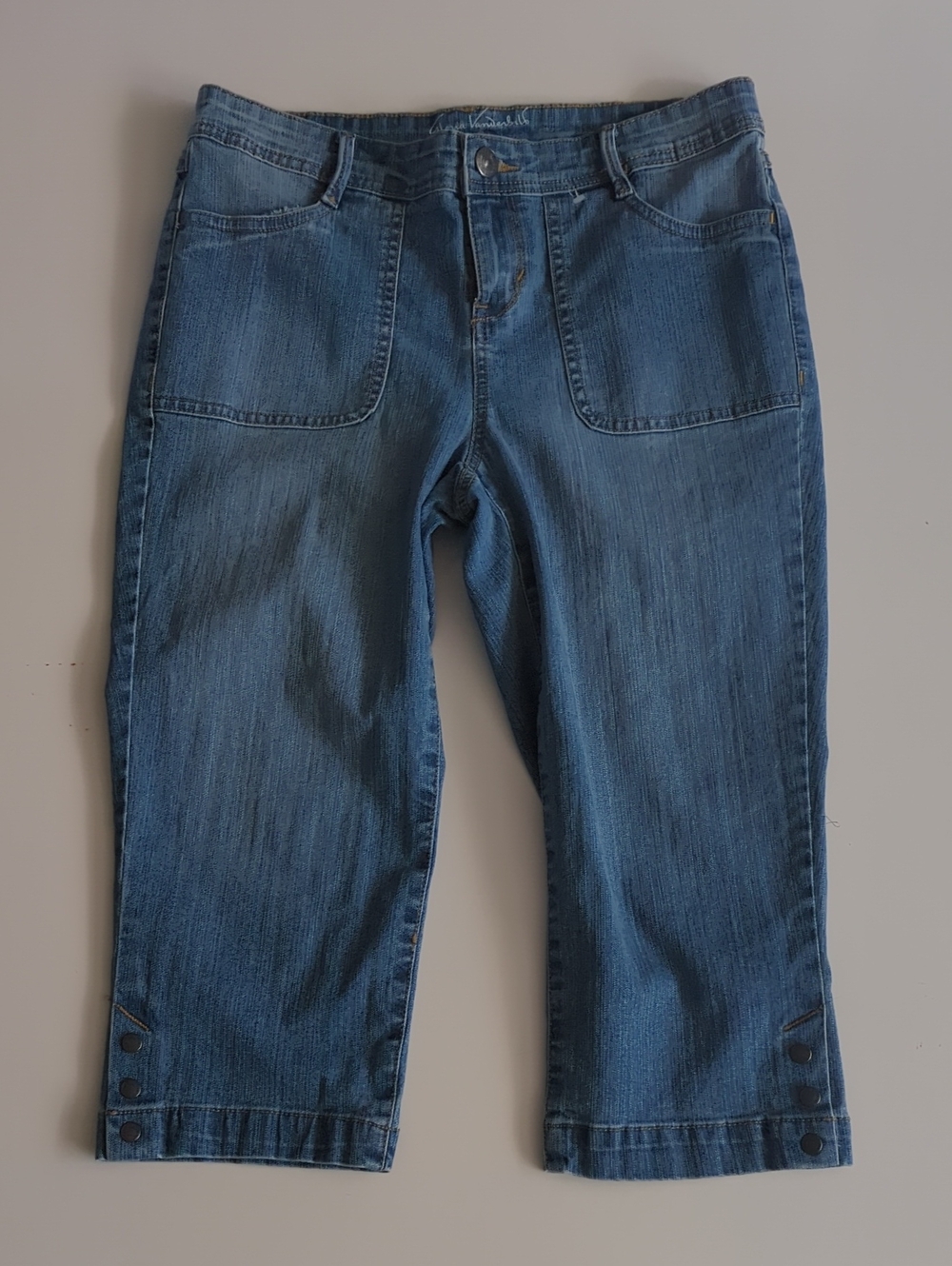 Gloria Vanderbilt Medium Blue Denim Cropped Capri Jeans